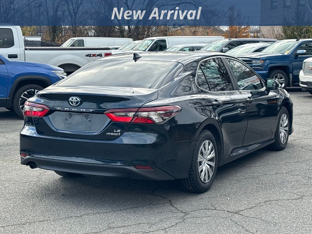 2021 Toyota Camry Hybrid LE photo 3