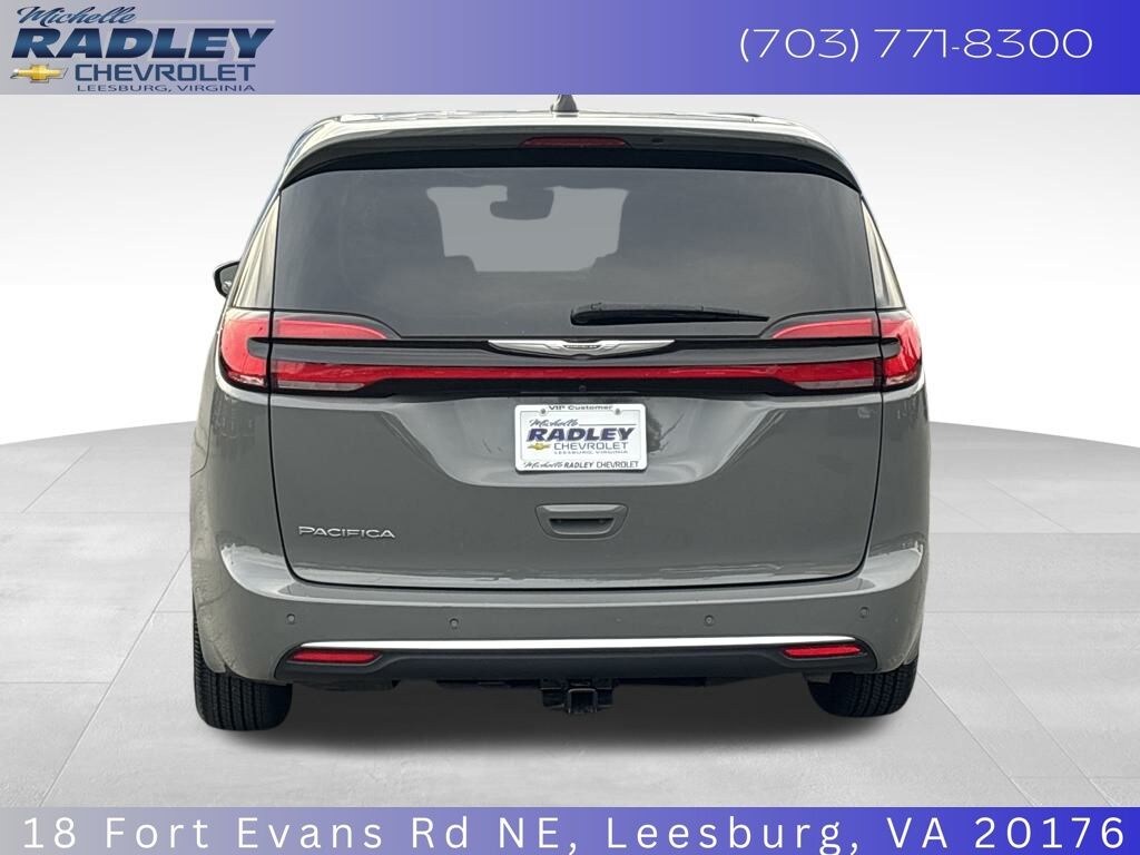 Used 2023 Chrysler Pacifica Touring L Van Passenger Van