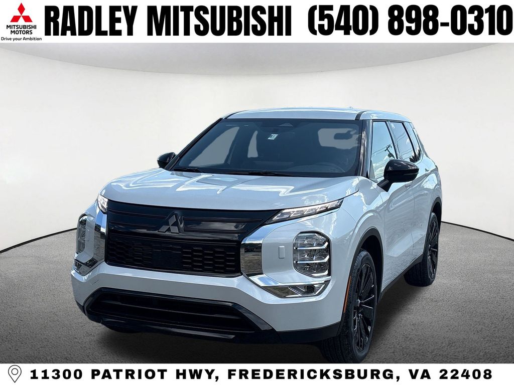 2026 Mitsubishi Outlander LE