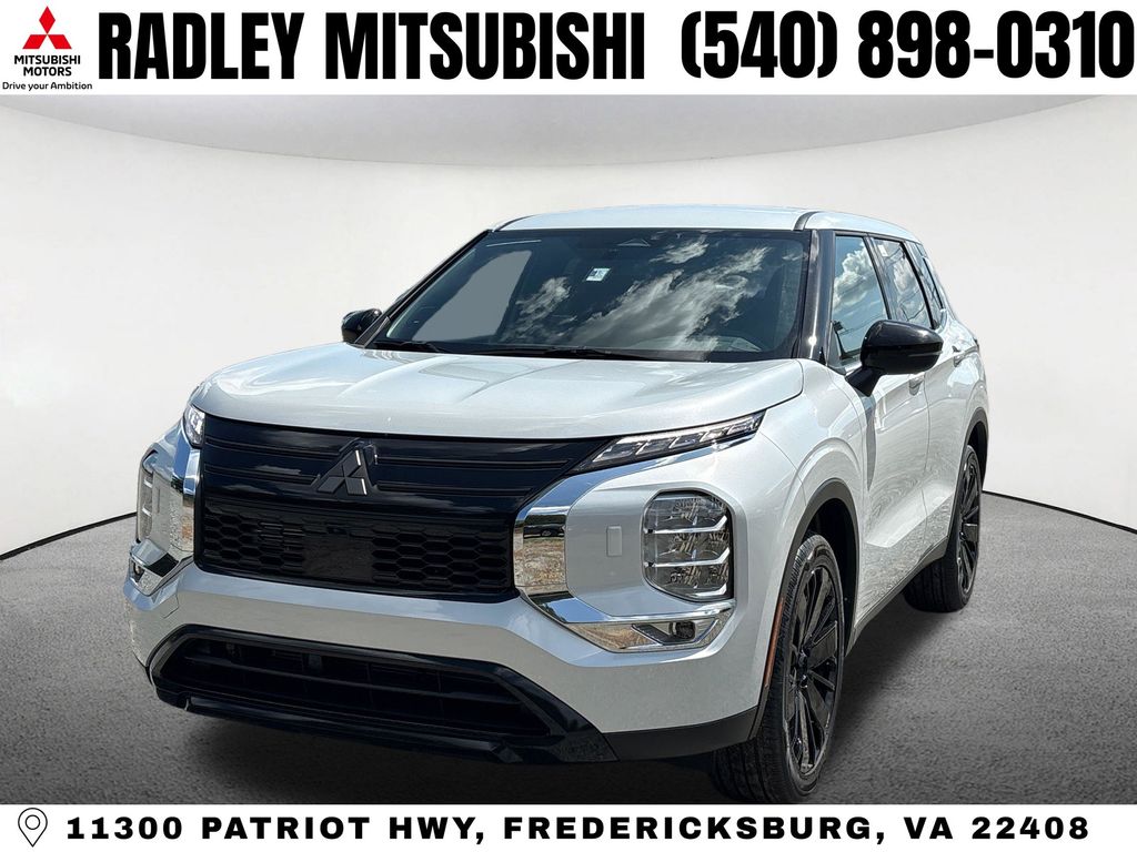2026 Mitsubishi Outlander LE