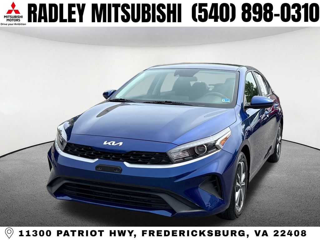 2023 Kia Forte LXS AT's photo