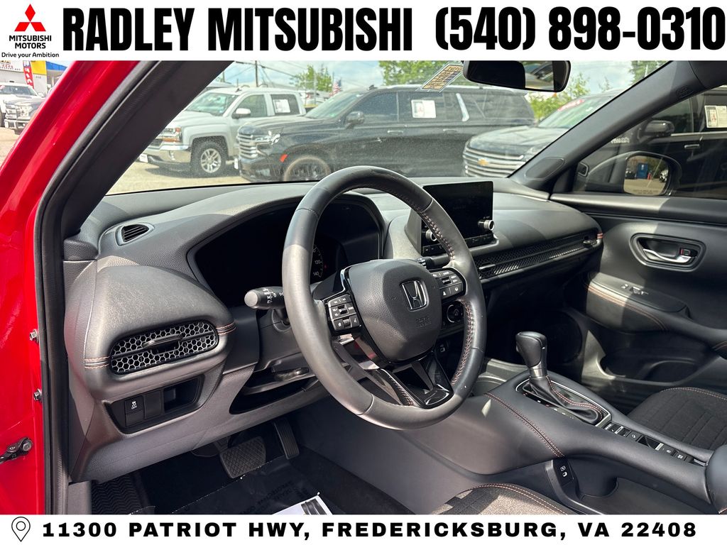 View vehicle photo 4