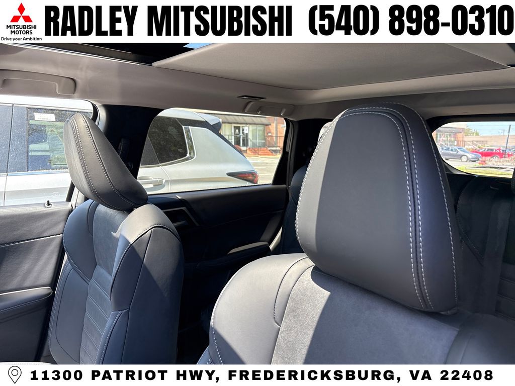 2026 Mitsubishi Outlander SE - Photo 9
