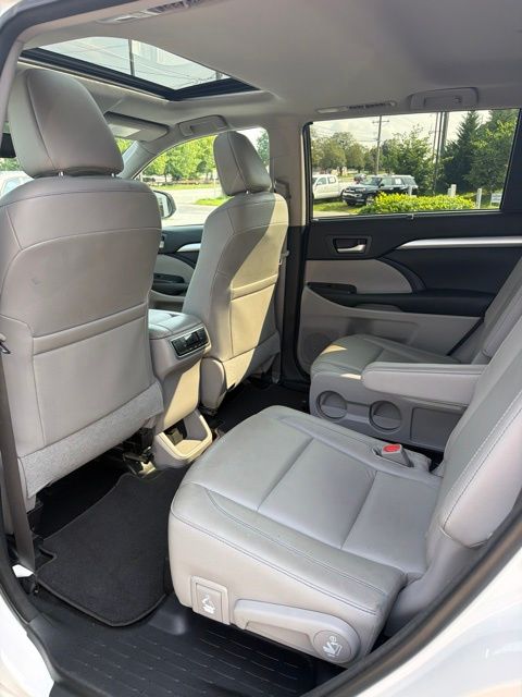 2016 Toyota Highlander XLE - Photo 7