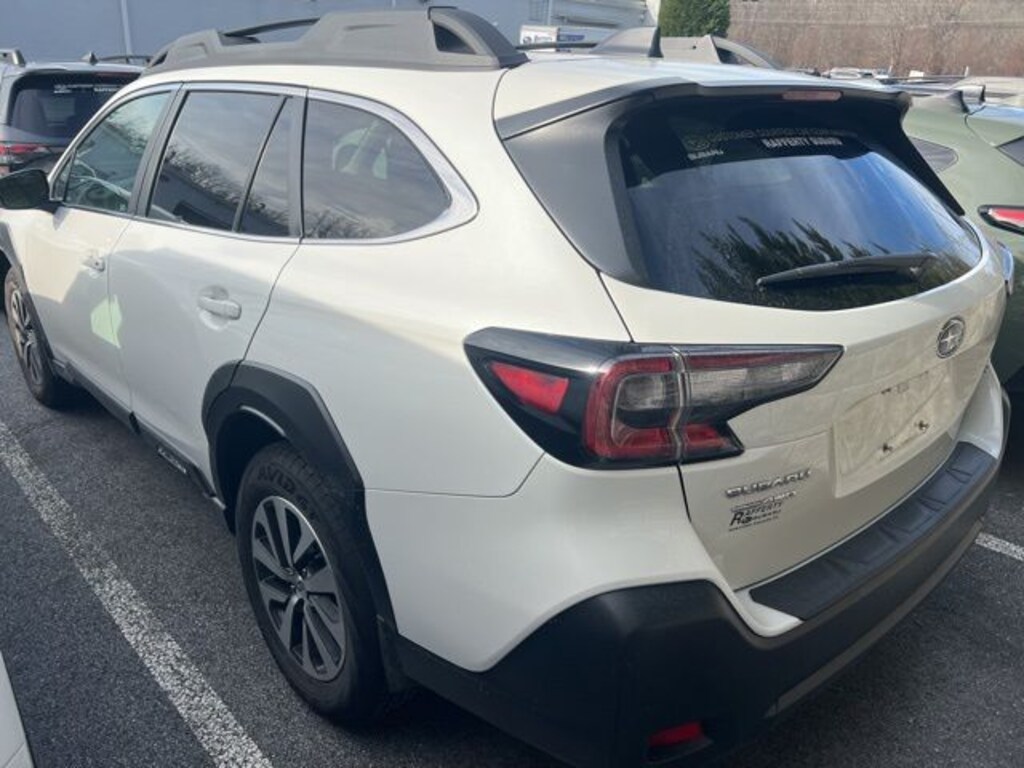 Used 2025 Subaru Outback Premium SUV