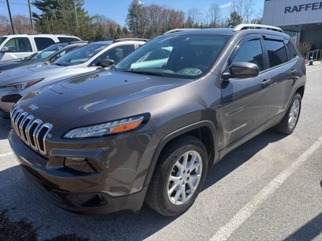 Used 2018 Jeep Cherokee Latitude Plus SUV