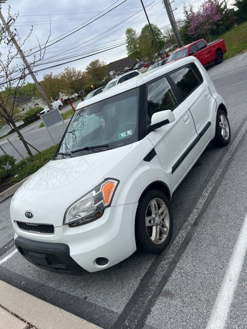 Used 2010 Kia Soul Exclaim with VIN KNDJT2A20A7042622 for sale in Newtown Square, PA
