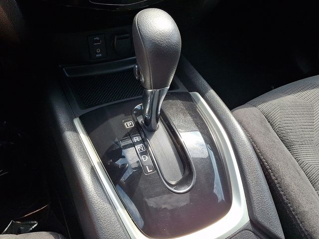 2016 Nissan Rogue SV - Photo 17