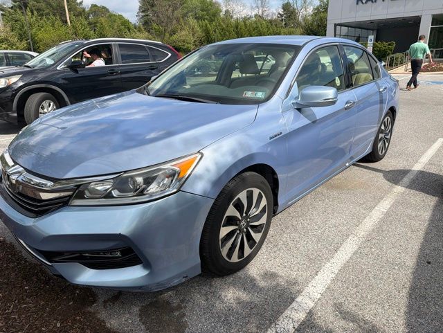 Used 2017 Honda Accord Hybrid with VIN JHMCR6F31HC009340 for sale in Newtown Square, PA