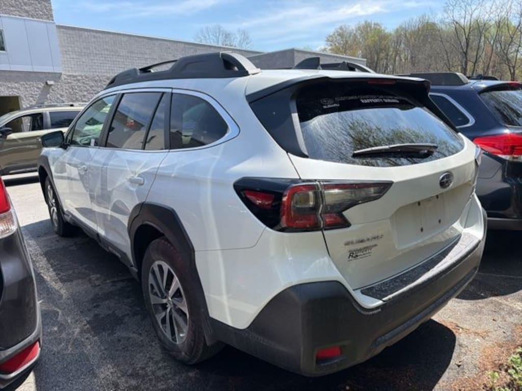 Used 2025 Subaru Outback Premium SUV