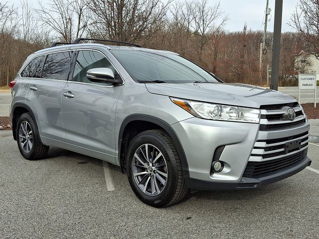 2017 Toyota Highlander XLE's photo