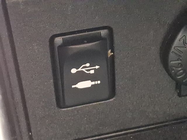 2013 Toyota Prius Three - Photo 27