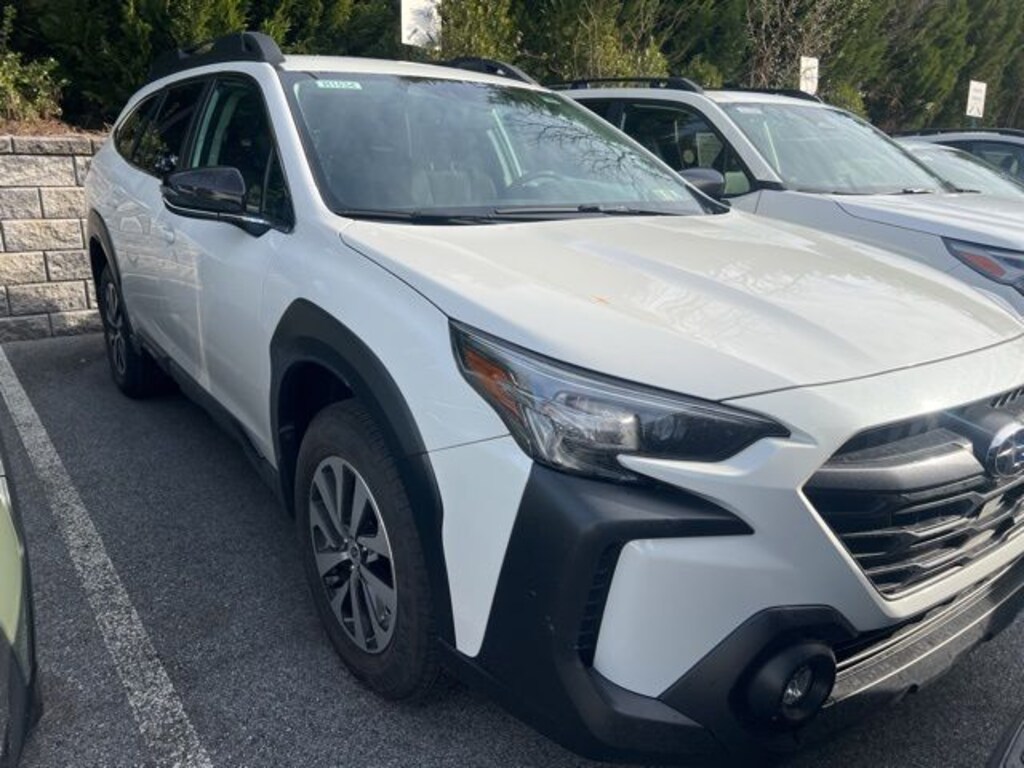 Used 2025 Subaru Outback Premium SUV
