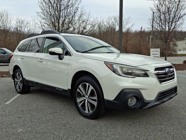 2019 Subaru Outback Limited's photo