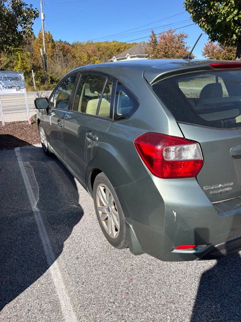 2015 Subaru Impreza Premium - Photo 2