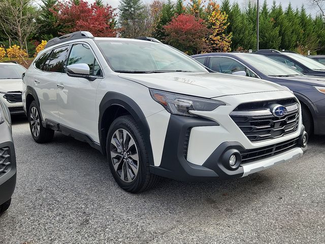2025 Subaru Outback Touring's photo