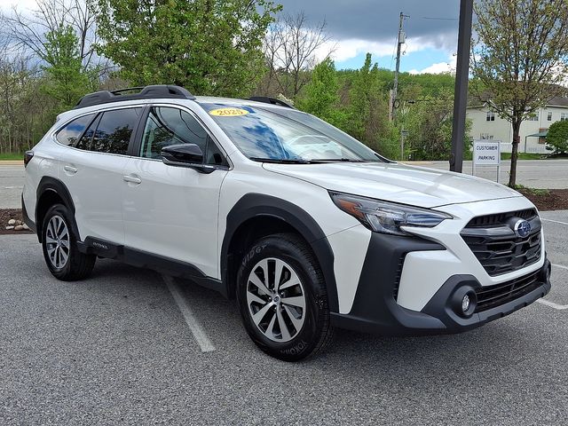 2025 Subaru Outback Premium's photo
