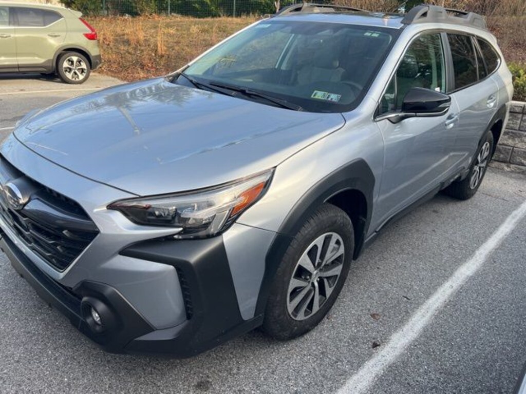 Used 2025 Subaru Outback Premium SUV