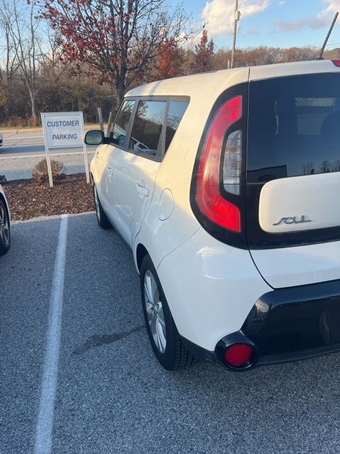 2016 Kia Soul Plus photo 2