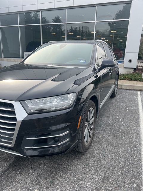 Used 2019 Audi Q7 Premium Plus with VIN WA1LAAF75KD014552 for sale in Newtown Square, PA