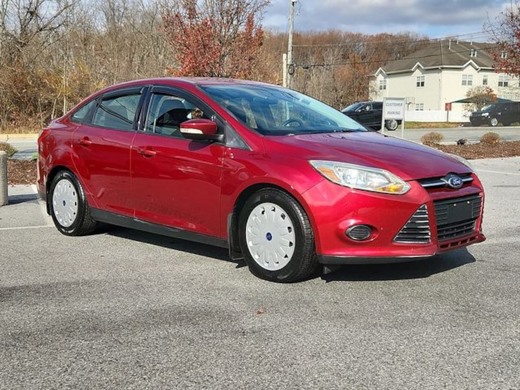 Used 2014 Ford Focus SE Sedan
