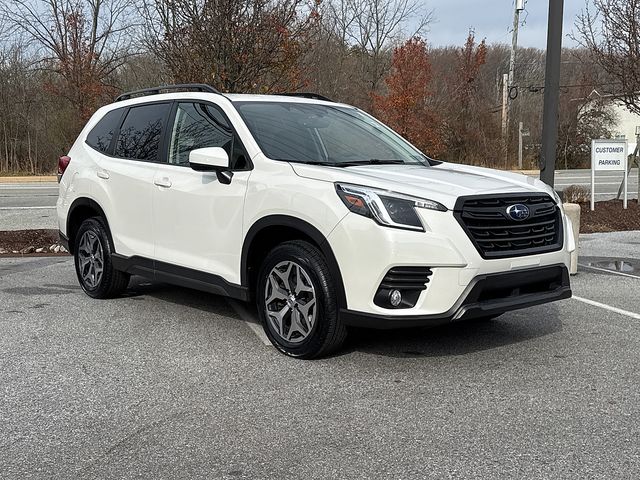 2022 Subaru Forester Premium's photo