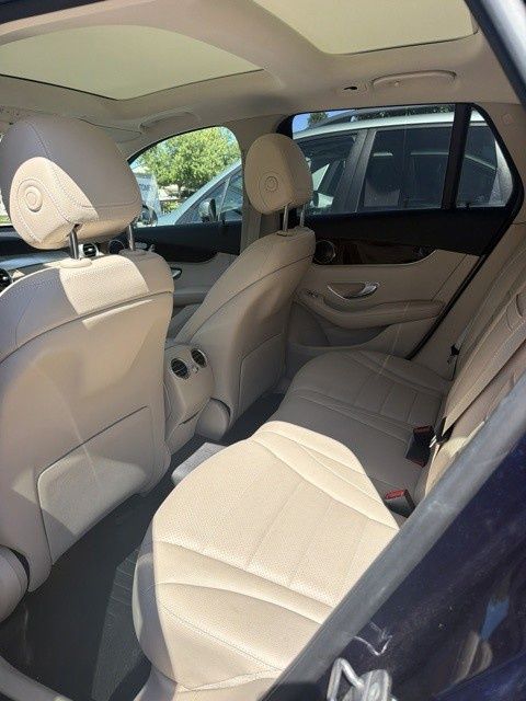 2021 Mercedes-Benz GLC GLC300 - Photo 7