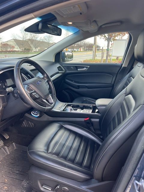 2019 Ford Edge SEL photo 3