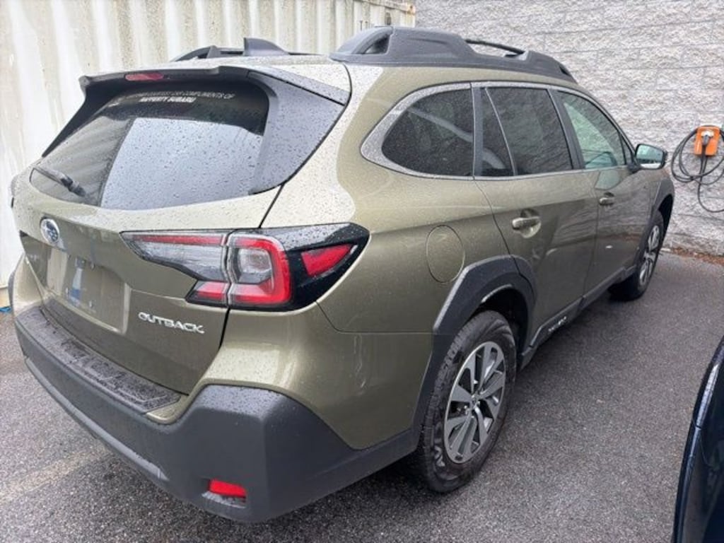 Used 2025 Subaru Outback Premium SUV