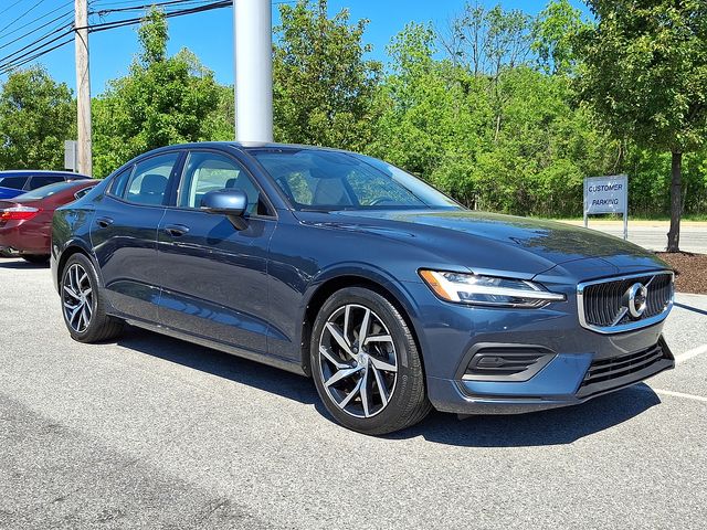 2019 Volvo S60 T5 Momentum's photo