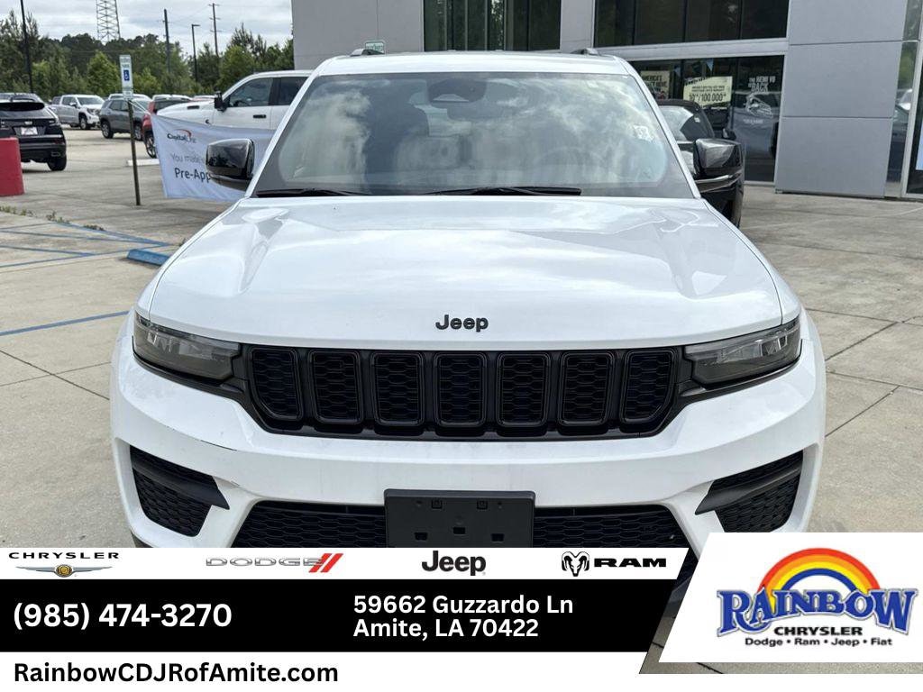 Used 2024 Jeep Grand Cherokee Altitude SUV