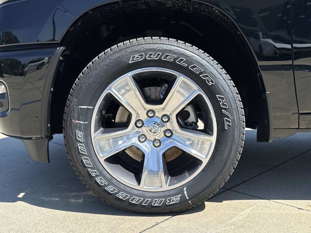 New 2026 Ram 1500 EXPRESS CREW CAB 4X2 5'7 BOX Pickup