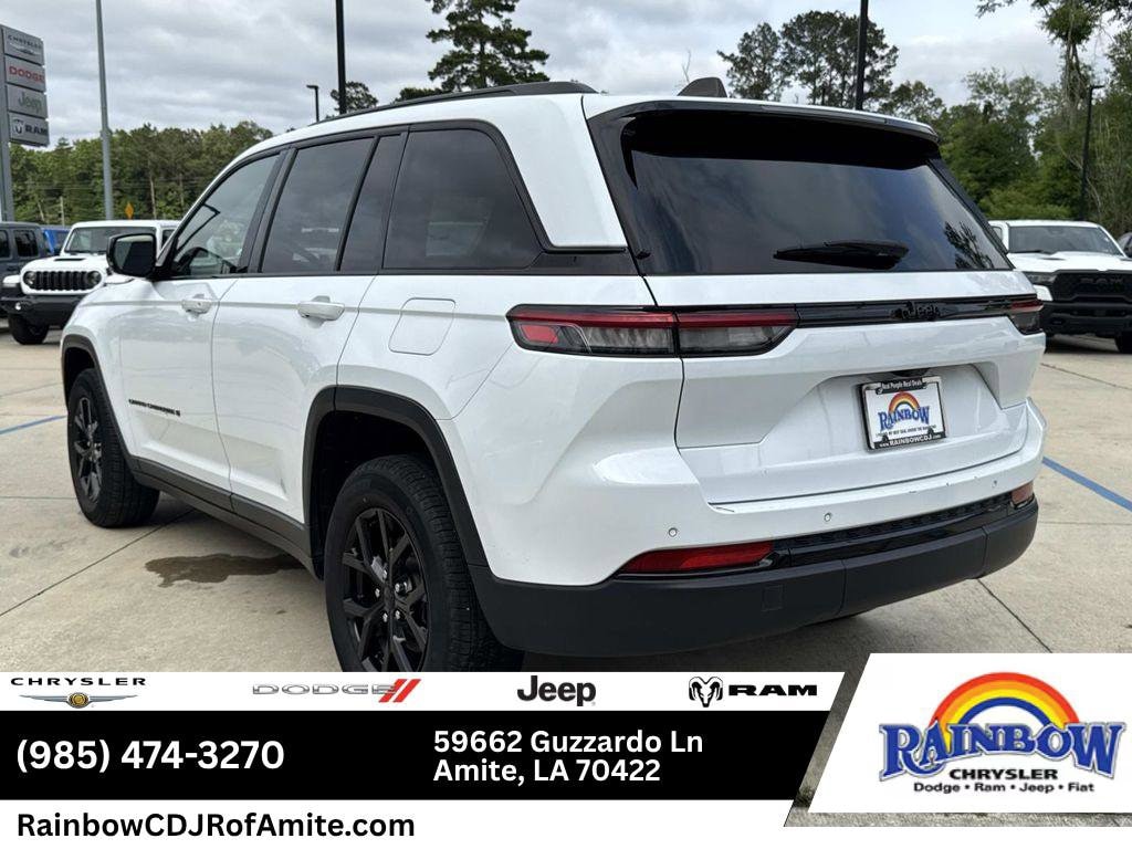 Used 2024 Jeep Grand Cherokee Altitude SUV
