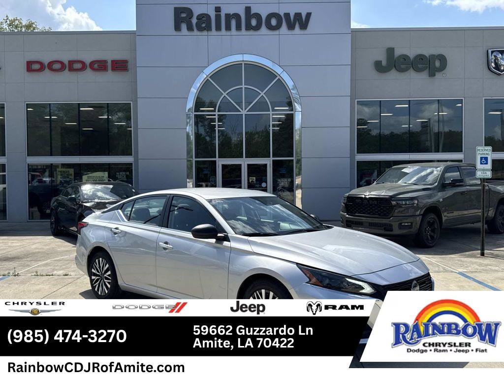 Used 2024 Nissan Altima 2.5 SV Sedan