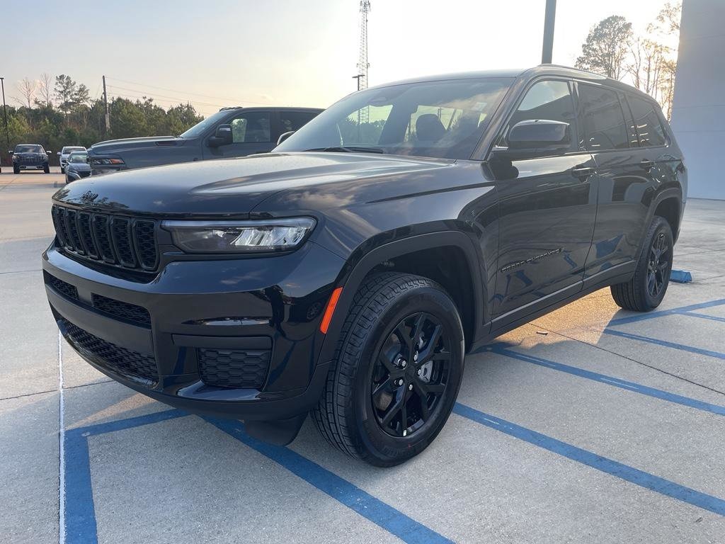 New 2025 Jeep Grand Cherokee L ALTITUDE X 4X2 Sport Utility