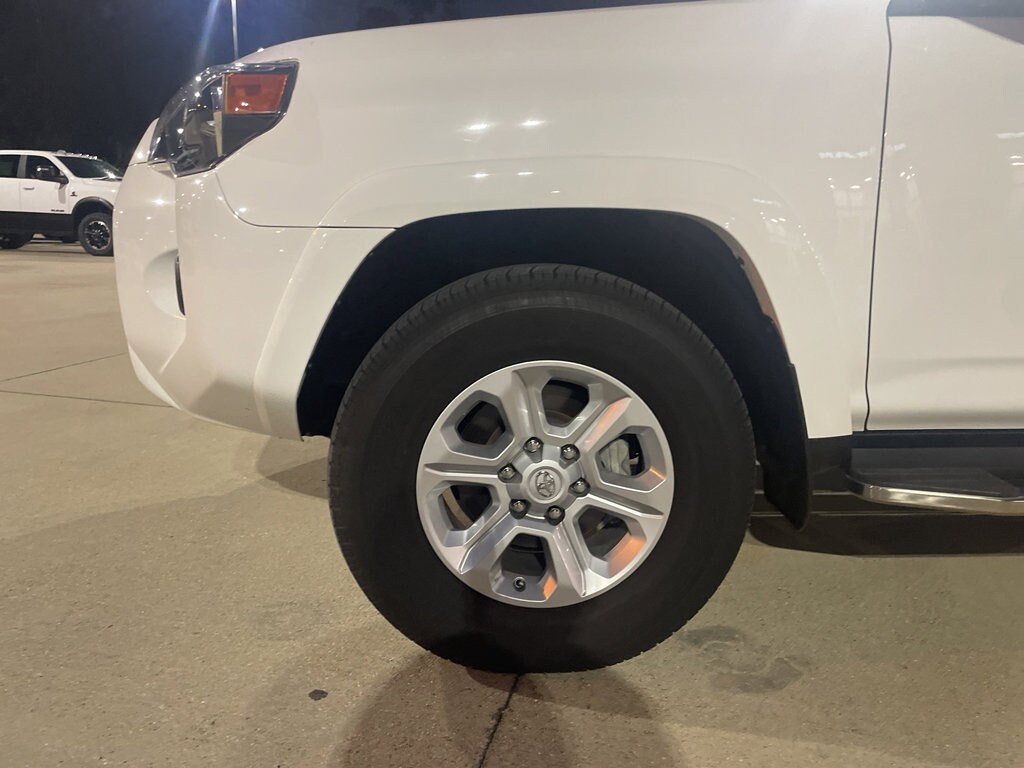 2022 Toyota 4Runner SR5 Premium photo 4