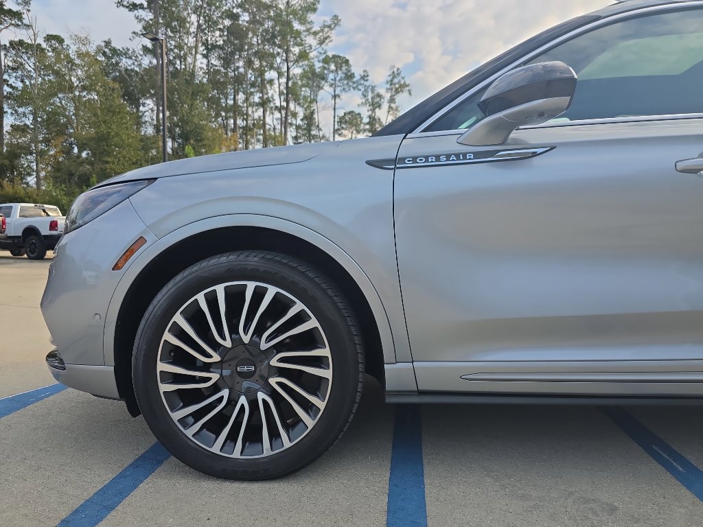 2021 Lincoln Corsair Standard photo 4