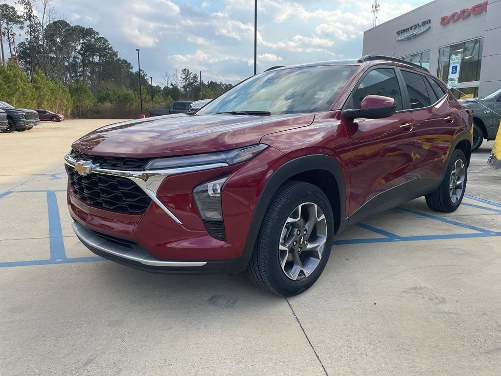 Used 2024 Chevrolet Trax LT SUV