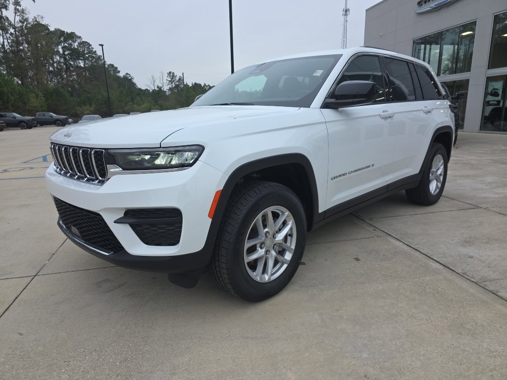 New 2025 Jeep Grand Cherokee LAREDO X 4X2 Sport Utility