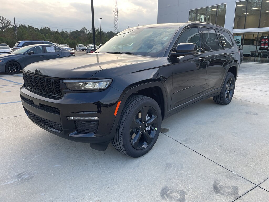2025 Jeep Grand Cherokee Limited photo 3