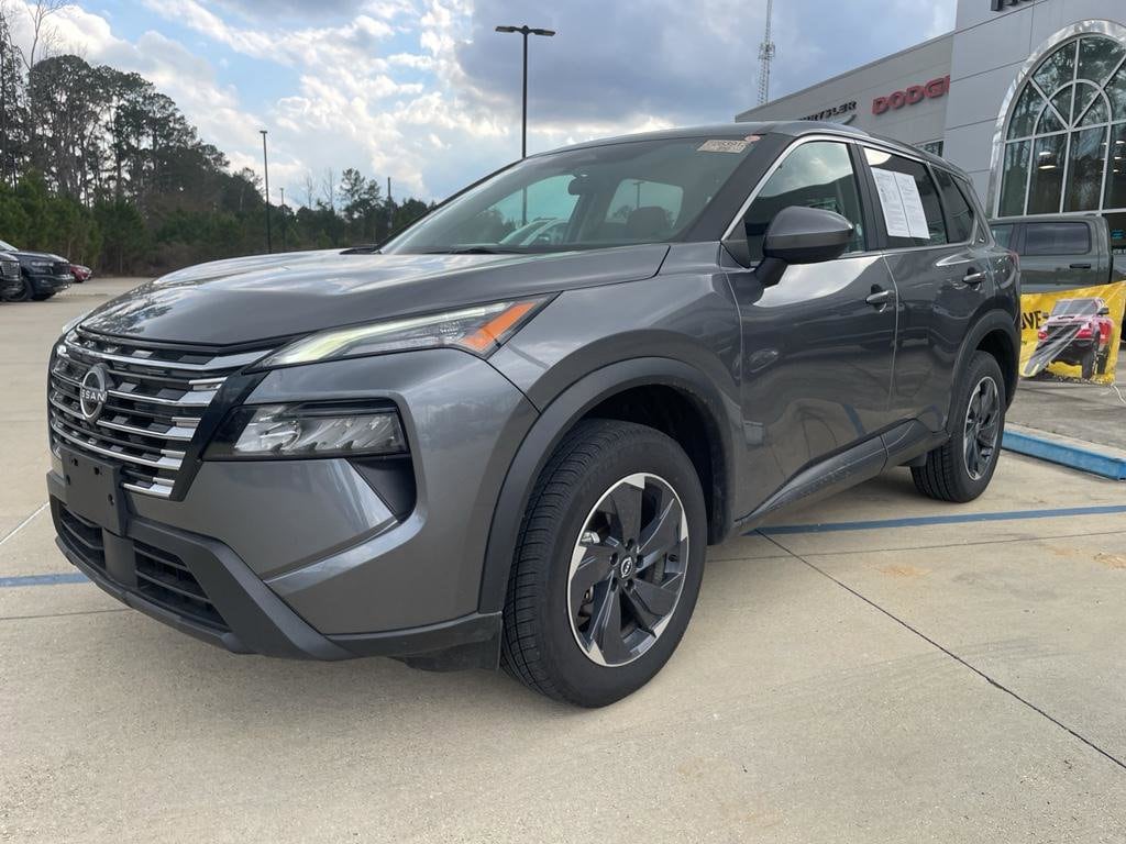 Used 2024 Nissan Rogue SV SUV