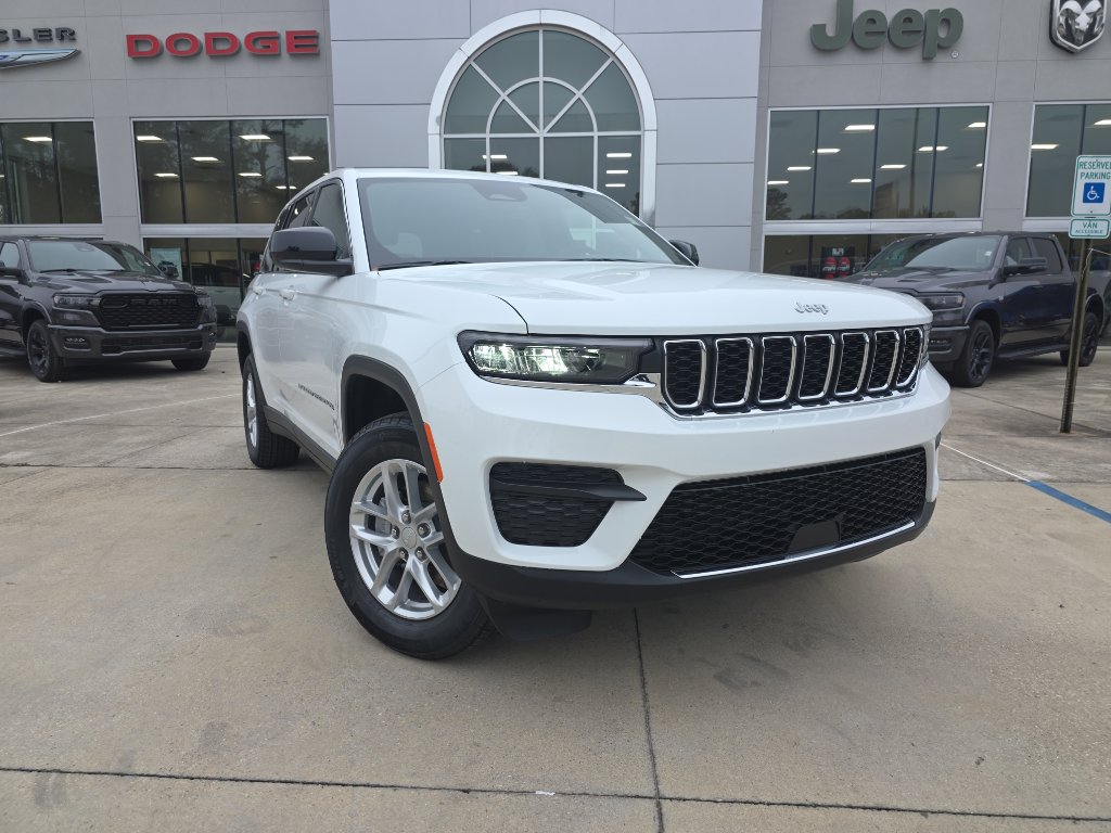 2025 Jeep Grand Cherokee Laredo's photo