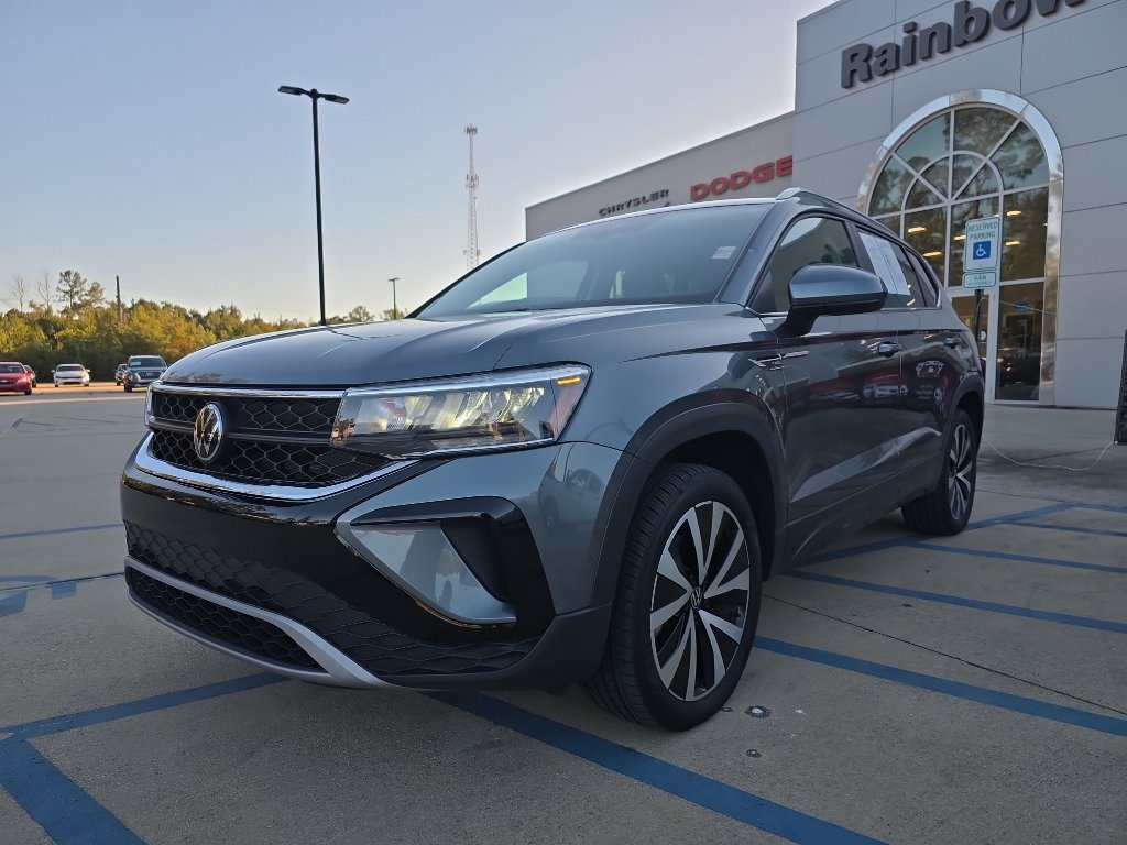 Used 2024 Volkswagen Taos 1.5T SE SUV