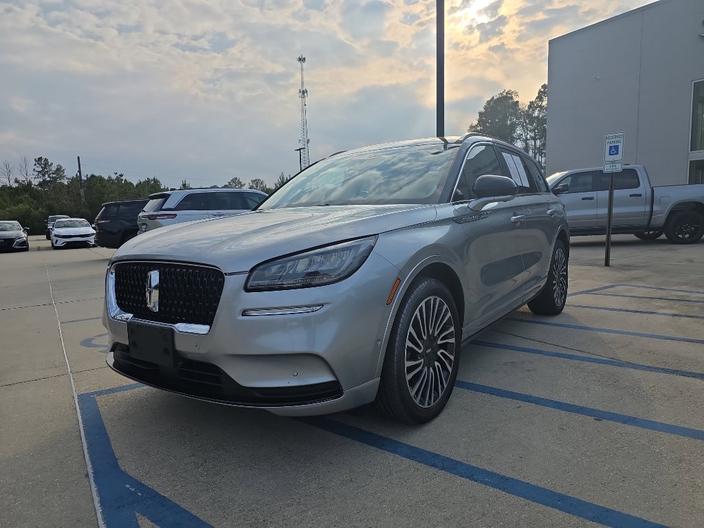 2021 Lincoln Corsair Standard photo 3