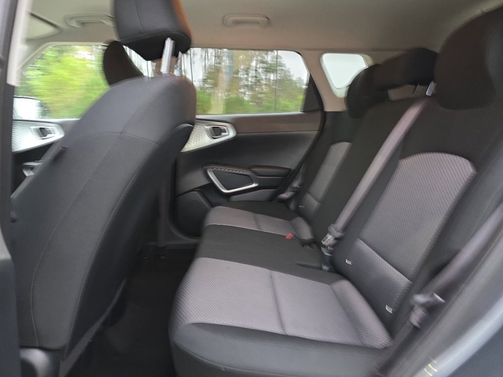 2024 Kia Soul LX photo 3