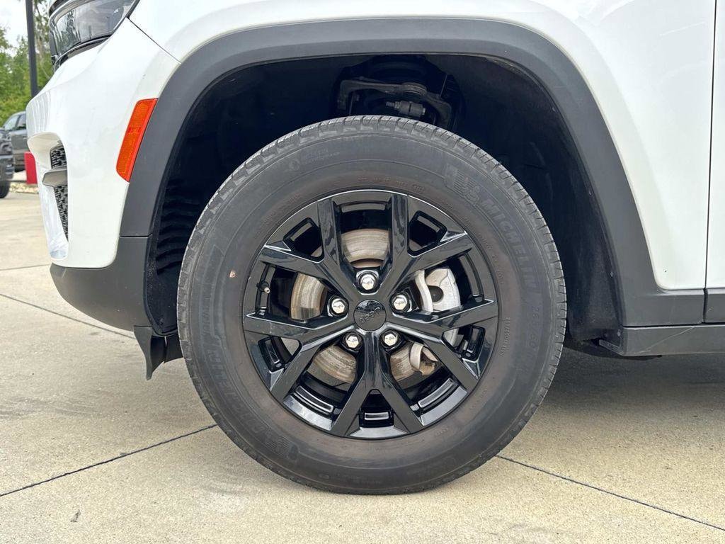 Used 2024 Jeep Grand Cherokee Altitude SUV