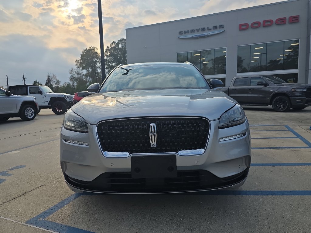 2021 Lincoln Corsair Standard photo 2