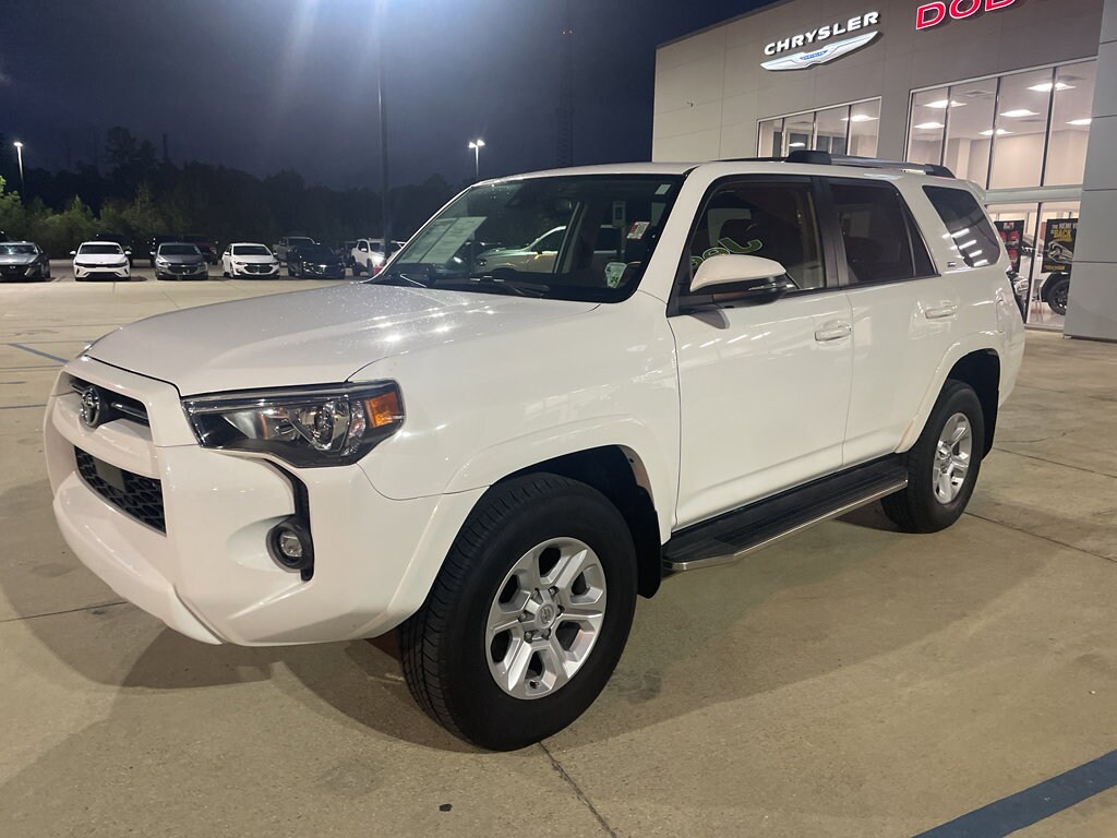 2022 Toyota 4Runner SR5 Premium photo 3