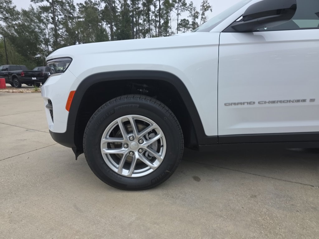 New 2025 Jeep Grand Cherokee LAREDO X 4X2 Sport Utility