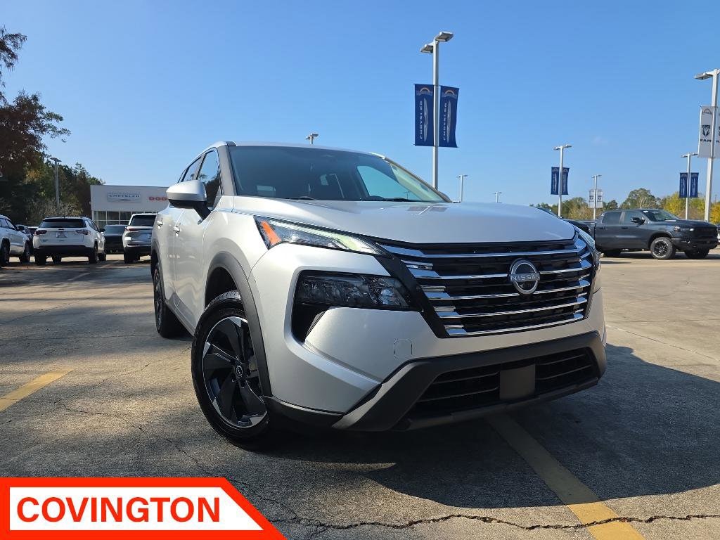 2024 Nissan Rogue SV's photo